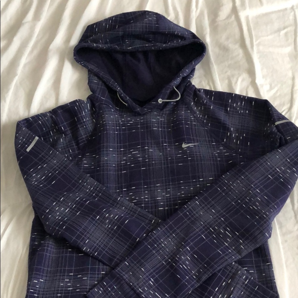 Nike lightweight hooded long sleeve